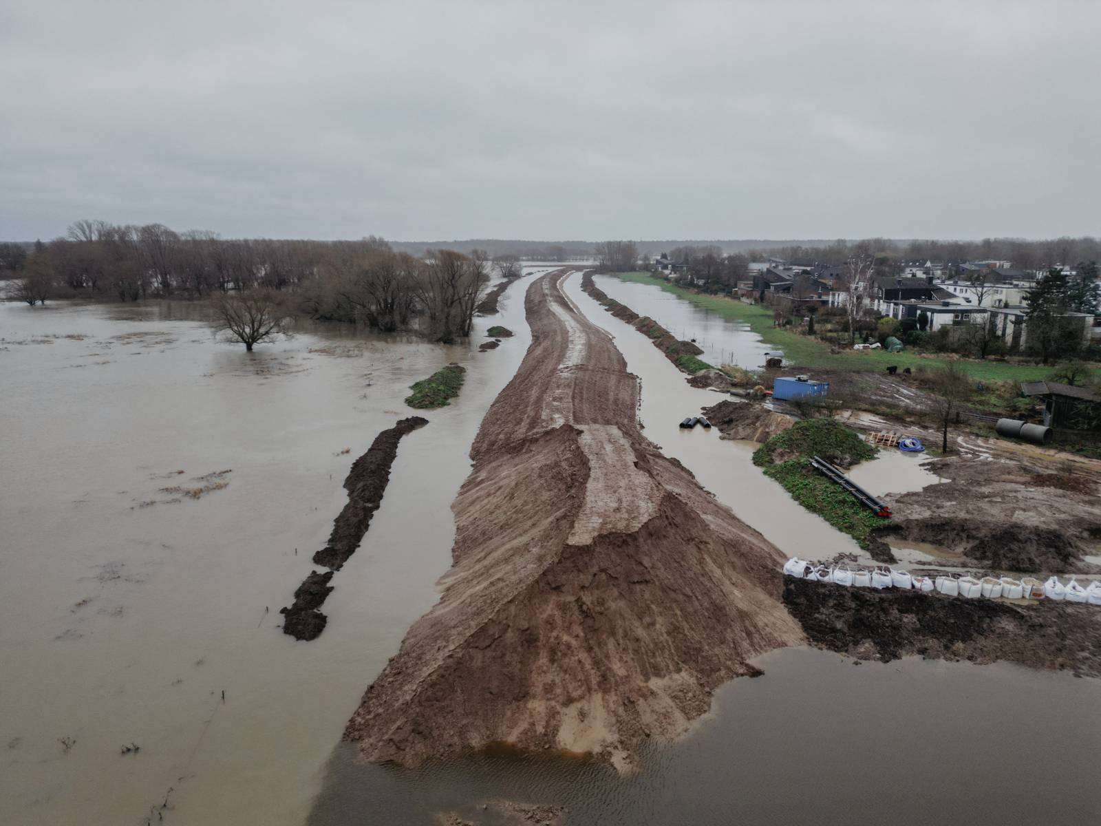 Hochwasser der Leine am 24. Dezember 2023