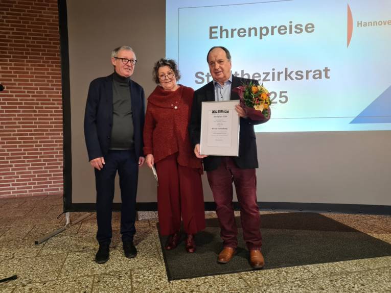 Werner Schlienkamp erhält den Ehrenpreis.